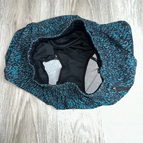 Lululemon Tracker Short V *4" - Picture 3 of 6